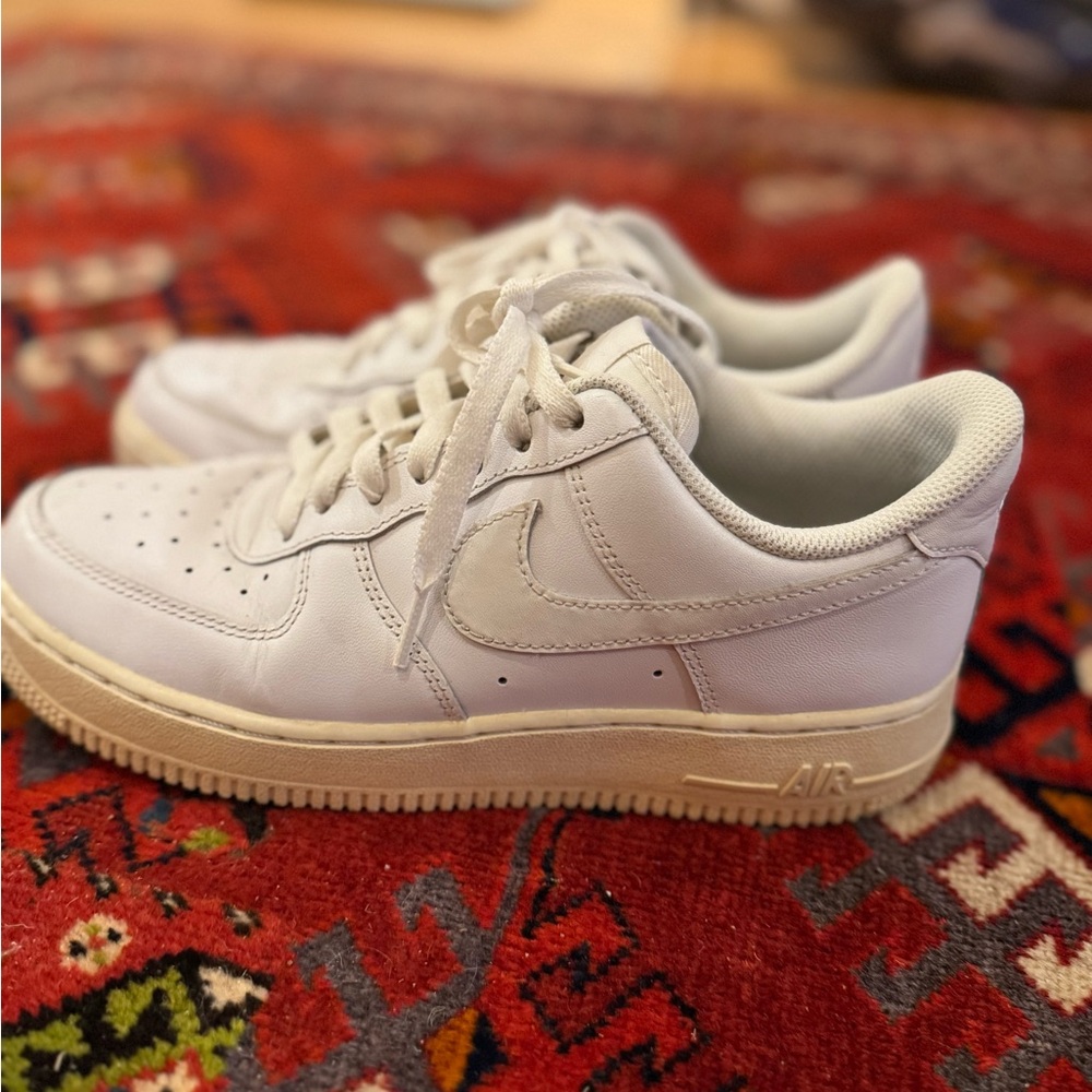 Nike Air Force 1 Low Triple White Women’s 8 (EU 39)